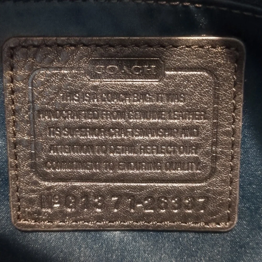 COACH MADISON SHOULDER FLAP IN GLITTER PYTHON SILVER BLACK​ - Picture 3 of 6